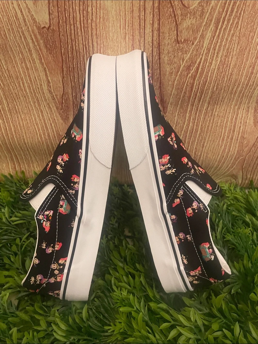 Vans Classic Slip-On KPop Demon Hunters Black Multi-Color US 9M 10.5W